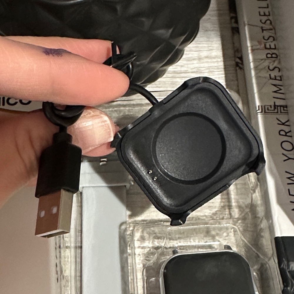 NIB Smart Watch - Picture 3 of 7